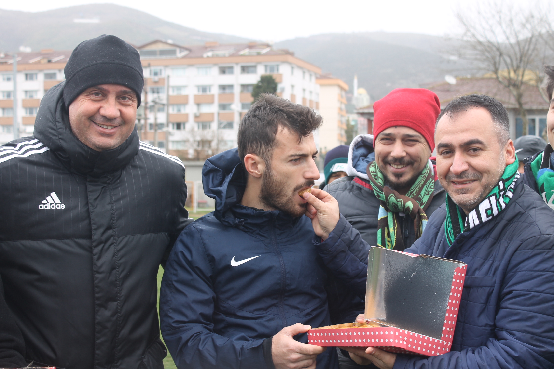 Taşköprülüler Derneği takımımızı ziyaret etti.